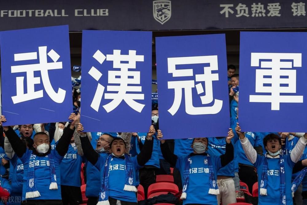 姆巴佩与巴黎的合同在2024年6月30日到期，也就是说，在当地时间1月1日起，他可以与其他球队进行自由转会谈判。